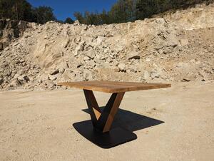 Jídelní stůl z dubového masivu Herodes v industriálním designu Velikost Desky: 1500x900 (mm)