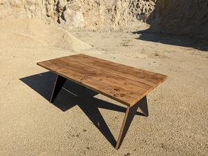 Jídelní stůl z dubového masivu Héfaistos v industriálním designu Velikost Desky: 1500x900 (mm)