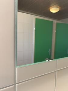 Nástěnné zrcadlo na míru - konfigurovatelné nalepovací s broušenou hranou - Grinded