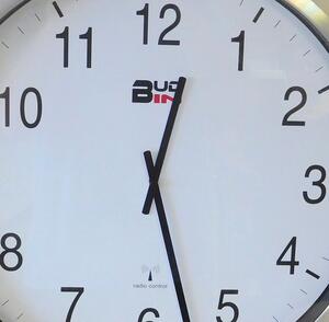 Klenoty Budín Nerezové rádiem řízené obrovské hodiny průměr 50cm BUD-IN C2113 (Klenoty Budín Nerezové rádiem řízené obrovské hodiny průměr 50cm BUD-IN C2113)