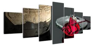 Červená růže na stole - obrazy do bytu (210x100cm)