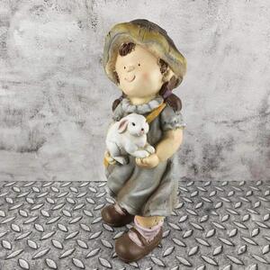 Letní figurka dítěte s houbovým kloboučkem držící králíčka- holka, 45 cm