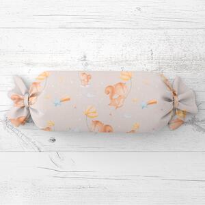 Biante Dětský polštář válec bonbon Sandra SA-525 Veverky s květinami na šedobéžovém 15x40 cm