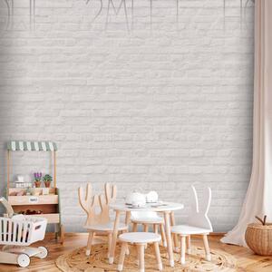 Fototapeta Home sweet home - béžový nápis na bílé cihle se stínem a odrazem