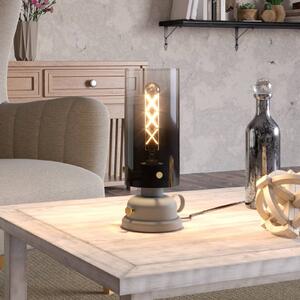 Stolní lampa Gargrave vzhled petrolejové lampy