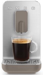SMEG Automatický kávovar na espresso 19 barů / 1,4l hnědá BCC01TPMEU