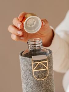 EQUA Mismatch Gold 750 ml designová luxusní ekologická skleněná lahev na pití s plstěným obalem