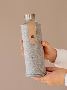 EQUA Mismatch Sand Sky 750 ml designová luxusní ekologická skleněná lahev na pití s plstěným obalem