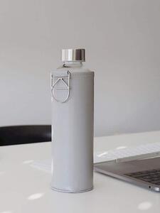 EQUA Mismatch Grey Dove 750 ml designová luxusní ekologická skleněná lahev na pití s obalem z umělé kůže