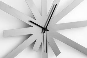 Velké nástěnné hodiny z oceli, 72x82 cm: Superstar | atelierDSGN