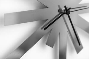 Velké nástěnné hodiny z oceli, 72x82 cm: Superstar | atelierDSGN