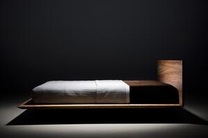 SLIM Design postele jednoduchý a moderní z masivu ušlechtilá elegantní klasika