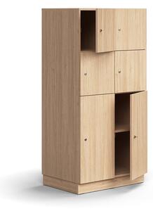AJ Produkty Skříň QBUS, 6 uzamykatelných boxů, sokl, 1636x800x570 mm, dub