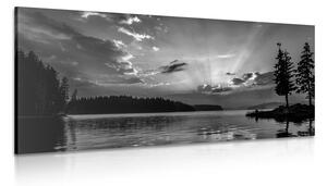 Obraz odraz horského jezera v černobílém provedení