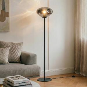 Lindby stojací lampa Lelia, kouřově šedá, sklo, kov, 150 cm, Hliník / šedá / zinek, Obývací pokoj / jídelna, Sklo, Design