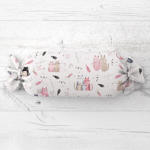 Biante Dětský polštář válec bonbon Sandra SA-654 Kočičí svět růžovo-hnědý na bílém 15x40 cm
