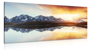 Obraz oslnivý západ slunce nad horským jezerem