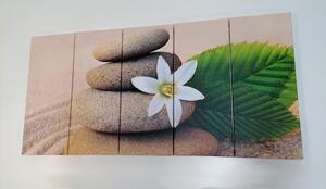 5-dílný obraz bílý květ a kameny v písku