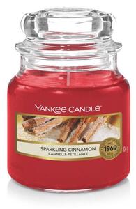 Yankee Candle - vonná svíčka Sparkling Cinnamon (Třpytivá skořice) 104g