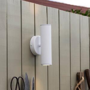 Globen Lighting Nástěnné světlo Hubble, bílé, výška 21 cm, IP44, stmívatelný, Bílá / opál, Obývací pokoj / jídelna, Hliník
