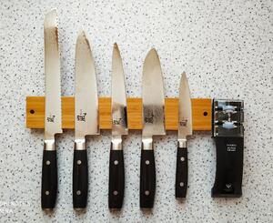 Yaxell Magnetická lišta na 5 nožů přírodní