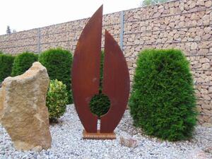 Kovová zahradní socha Půlměsíc 140 cm rezavá
