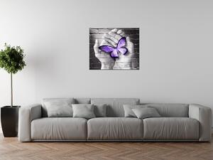 Obraz na plátně Fialový motýl na dlaních Rozměry: 60 x 40 cm