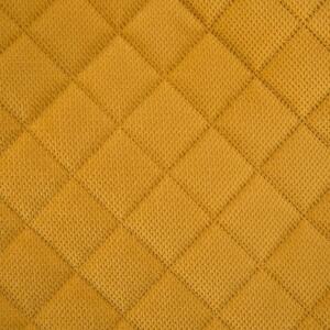Žlutý přehoz na postel s geometrickým vzorem