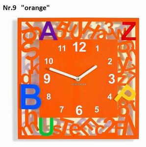 Dětské hodiny na zeď s barevnými písmenky Oranžová