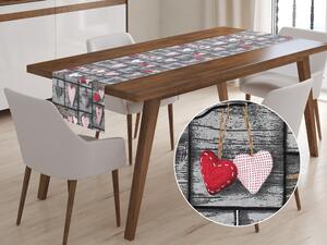 Biante Bavlněný běhoun na stůl Sandra SA-272 Červená srdce na šedém patchworku 20x120 cm