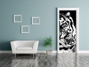 Fototapeta na dveře Černobílý tygr a tygřík Materiál: Samolepící, Rozměry: 95 x 205 cm