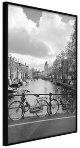 Artgeist Bicycles Against Canal Velikosti (šířkaxvýška): 20x30, Finální vzhled: Černý rám s paspartou