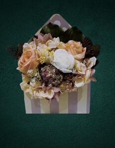 Flower box obálka - umělé růže mix, v.30cm