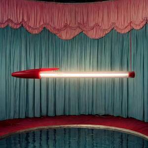SELETTI LED závěsné světlo BIC, červené, délka 173 cm, Červená, Obývací pokoj / jídelna, Plast, Design