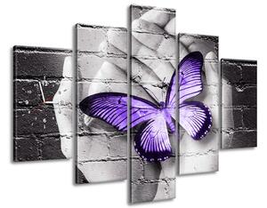 Obraz s hodinami Fialový motýl na dlaních - 5 dílný Rozměry: 150 x 105 cm