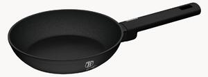 Pánev's nepřilnavým povrchem Matte Black, v různých velikostech