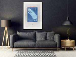 Plakát Řasa - modrá abstrakce s rostlinným motivem a textem v odstínech šedi