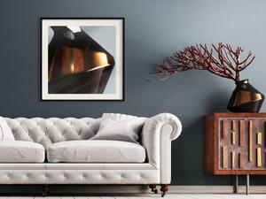 Plakát Sen Sfingy - hnědá váza s abstraktním tvarem a zlatým leskem