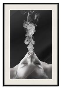 Plakát Kouřová Oblaka - černo-bílý ženský obličej s kouřem z úst