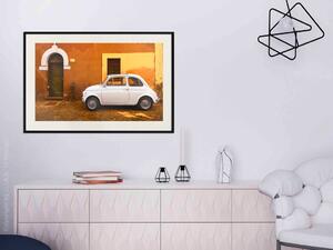 Plakát Italská Ulčka - auto na ulici s pozadím oranžové architektury