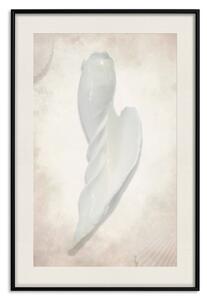 Plakát Další příliv - mořská kompozice bílé lastury na pozadí písku