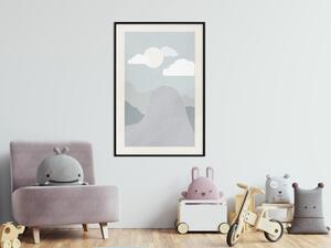 Plakát Horské dobrodružství - krajina hor s oblohou a mraky v šedé atmosféře