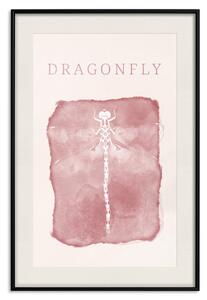 Plakát Jemnost vážky - bílý hmyz na pozadí růžové a text ve stylu scandi boho