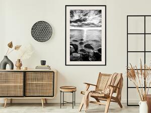 Plakát Skandinávské ráno - černobílá kompozice moře na pozadí oblohy