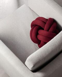 Dekorativní polštář Knot Bordeaux Design House Stockholm