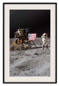 Plakát Přistání na Měsíci - snímek lodě, astronauta a vlajky ve vesmíru