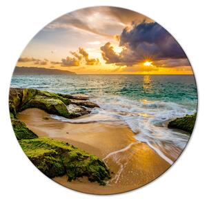 Kulatý obraz Krajina - zarostlé kameny na pláži při západu slunce