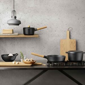 Pánev s dřevěnou rukojetí Nordic kitchen, 28 cm Eva Solo