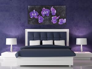 Obraz Fialový orchidej (1-dílný) - kompozice květin na šedém pozadí