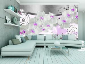 Fototapeta Abstrakce s květinami - bílé orchideje na stříbrném pozadí s vzory